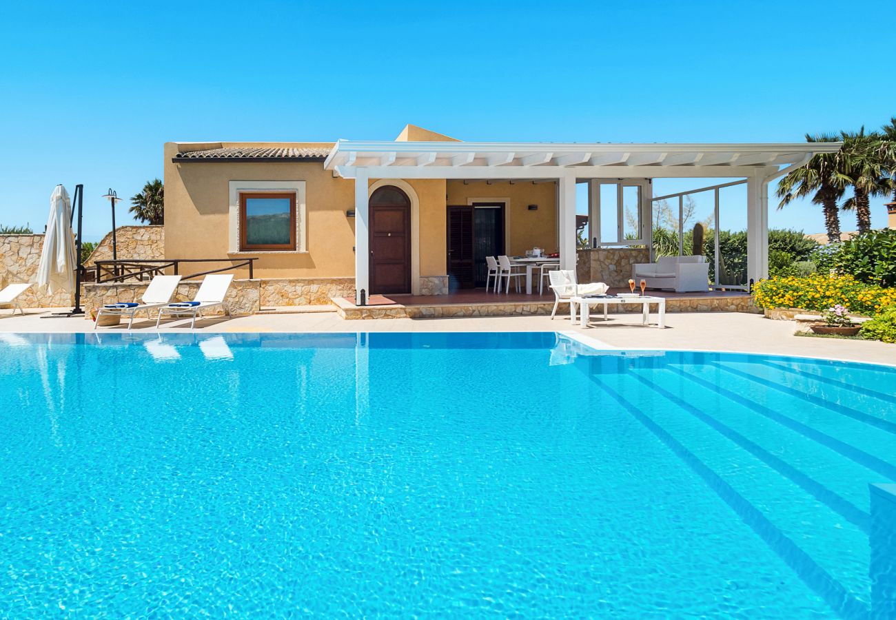 Villa in Custonaci - Villa with pool by the sea in Trapani, Sicily