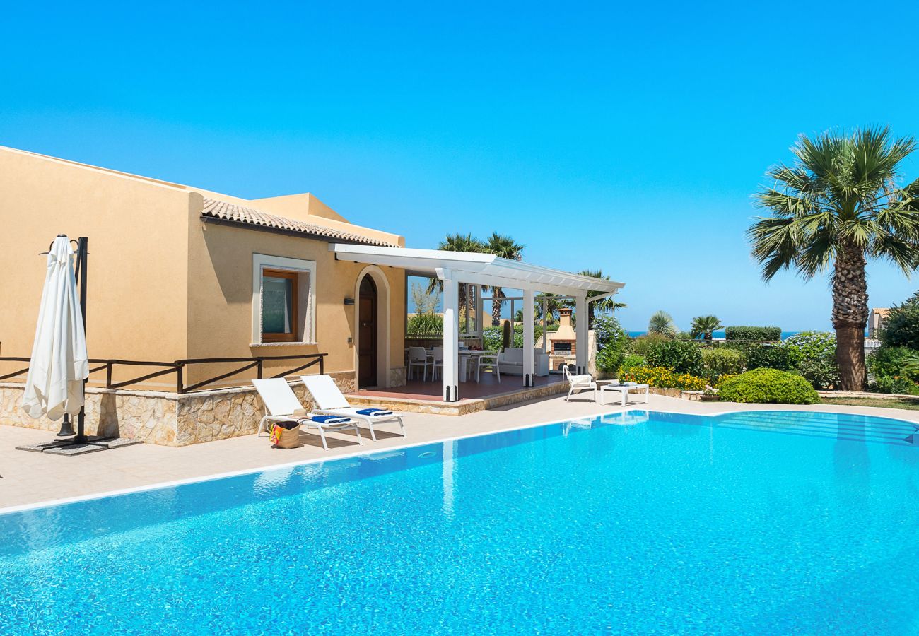 Villa in Custonaci - Villa with pool by the sea in Trapani, Sicily