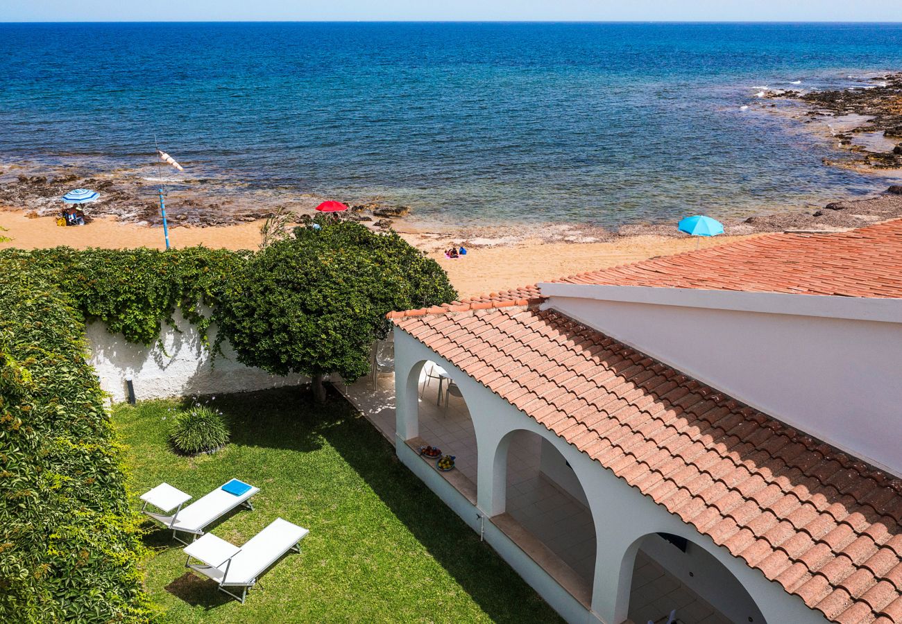 Villa in Noto - Beach front villa in Calabernardo, Noto, Sicily