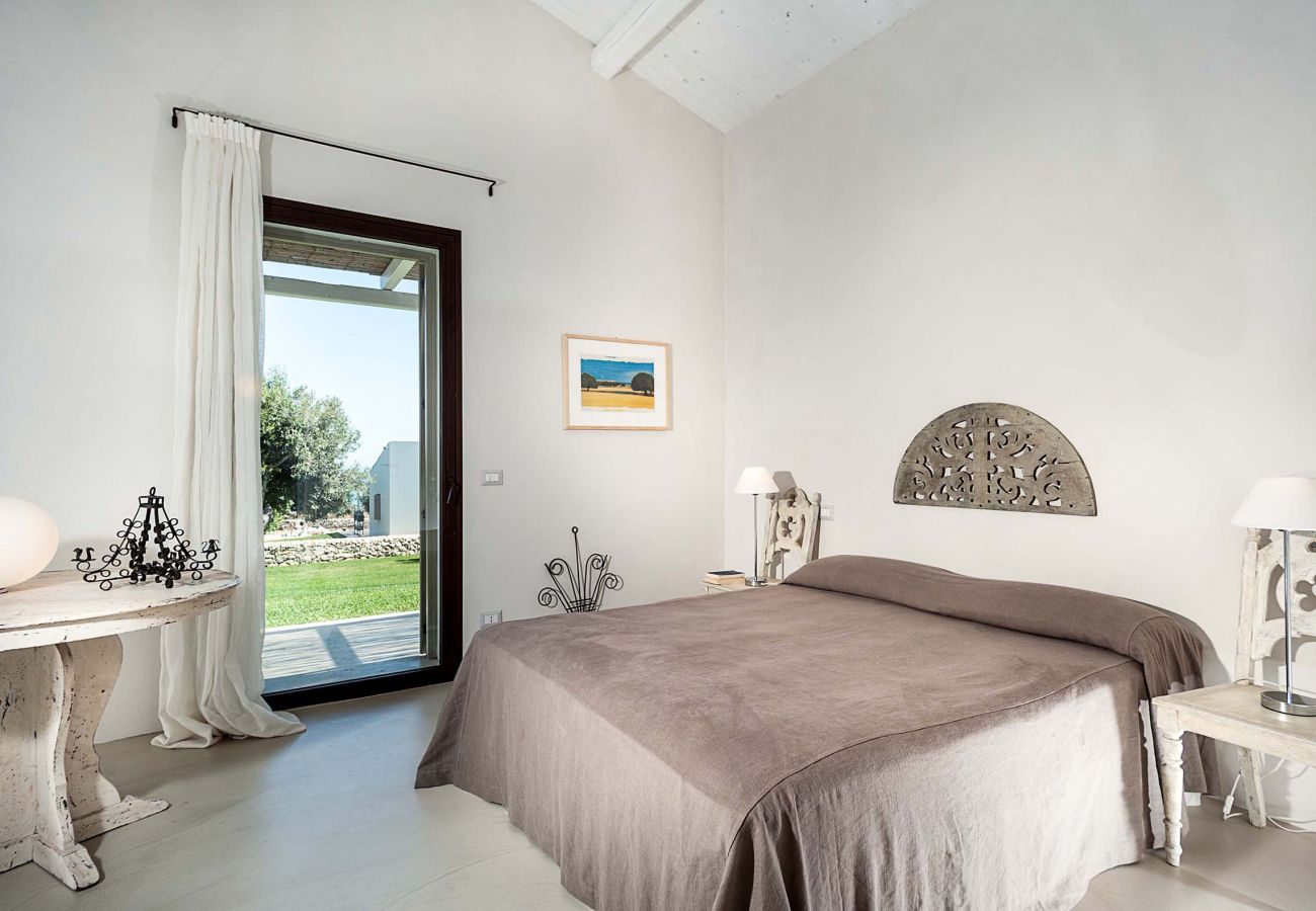 Villa in Scicli - Villa with terrace and private garden. Shared pool. In Scicli, Sicily - Gelsi