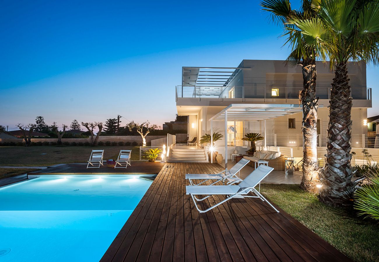 Villa in Marina di Modica - Sea front villa with pool and wellness area in Marina di Modica, Sicily