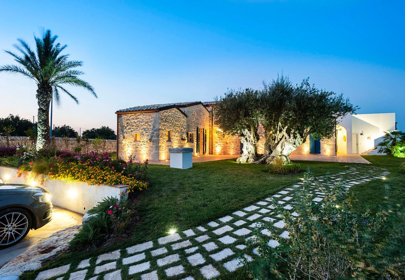 Villa in Frigintini - Luxury villa with pool in Modica, Sicily – 10 pax