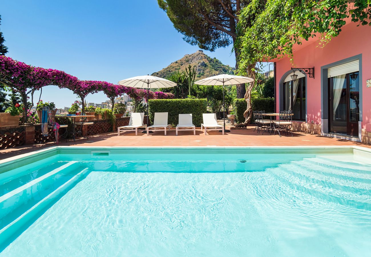 Villa in Taormina - Premium villa with pool in Taormina, Sicily - 10 pax