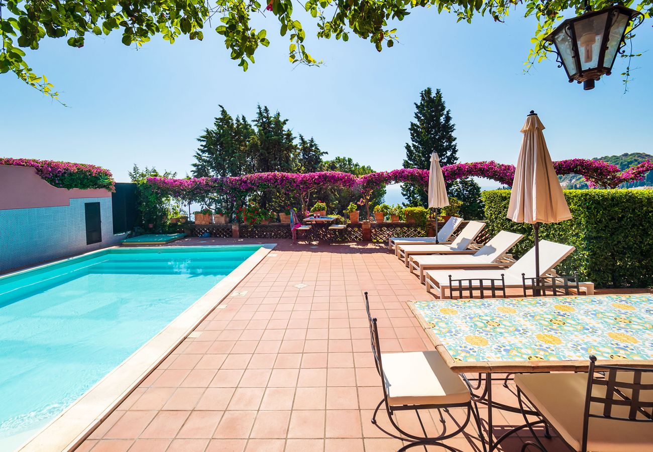 Villa in Taormina - Premium villa with pool in Taormina, Sicily - 10 pax