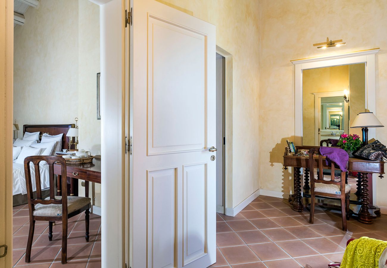 Villa in Syracuse - Four Seasons Villa in Syracuse, Sicily