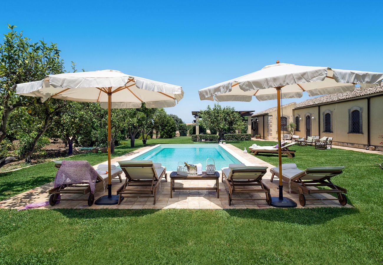 Villa in Syracuse - Four Seasons Villa in Syracuse, Sicily