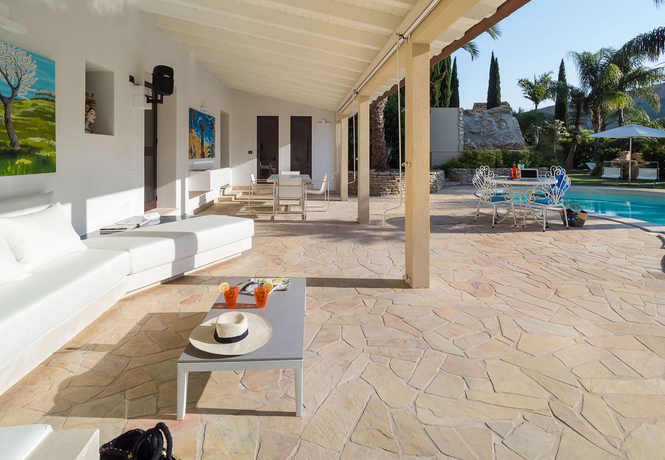 Villa in Agrigento - Splendid villa with pool, wellness area, football pitch in Agrigento - 14 pax