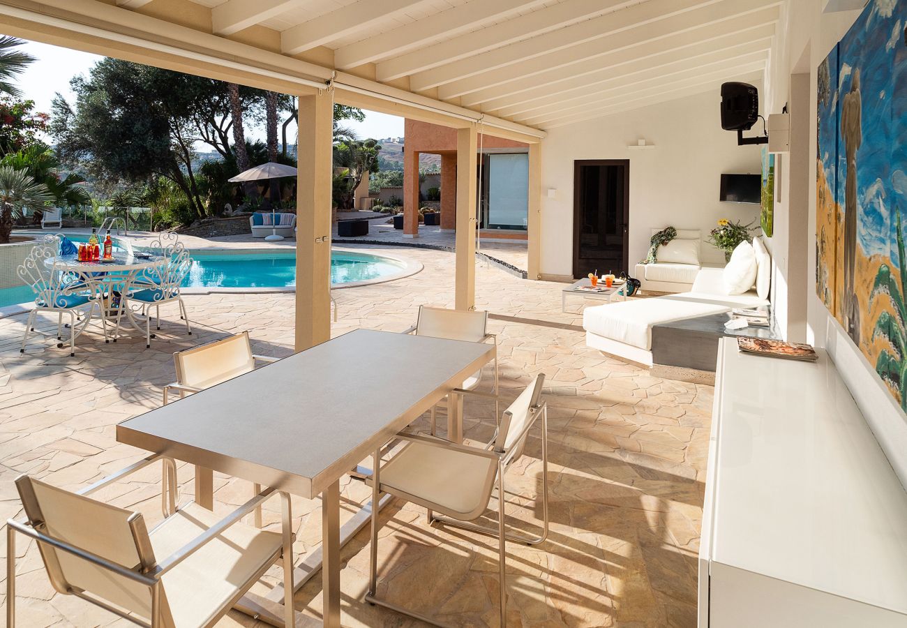 Villa in Agrigento - Splendid villa with pool, wellness area, football pitch in Agrigento - 14 pax