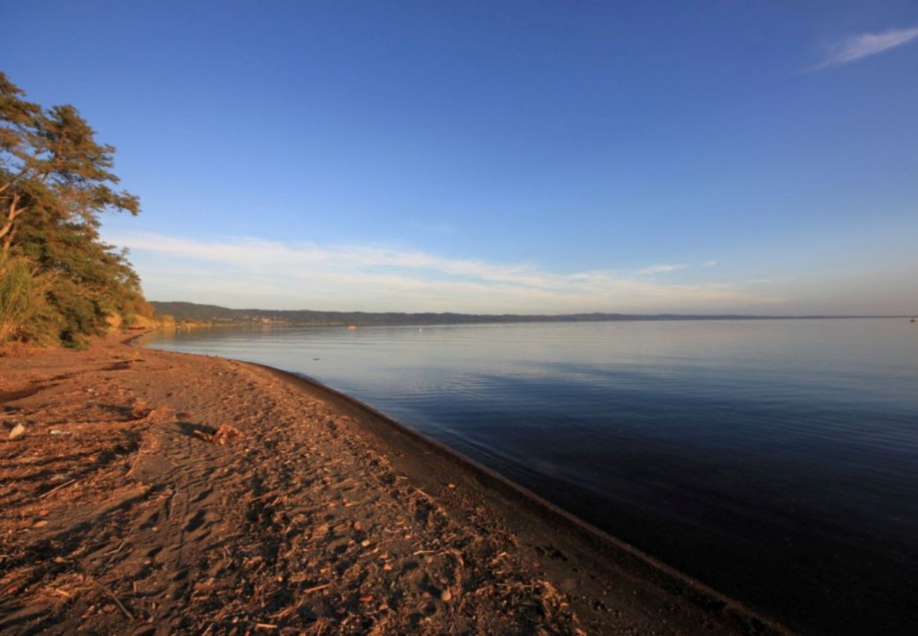 House in Bolsena - Holiday home Maris - just 300 m from the beach and with Whirlpool