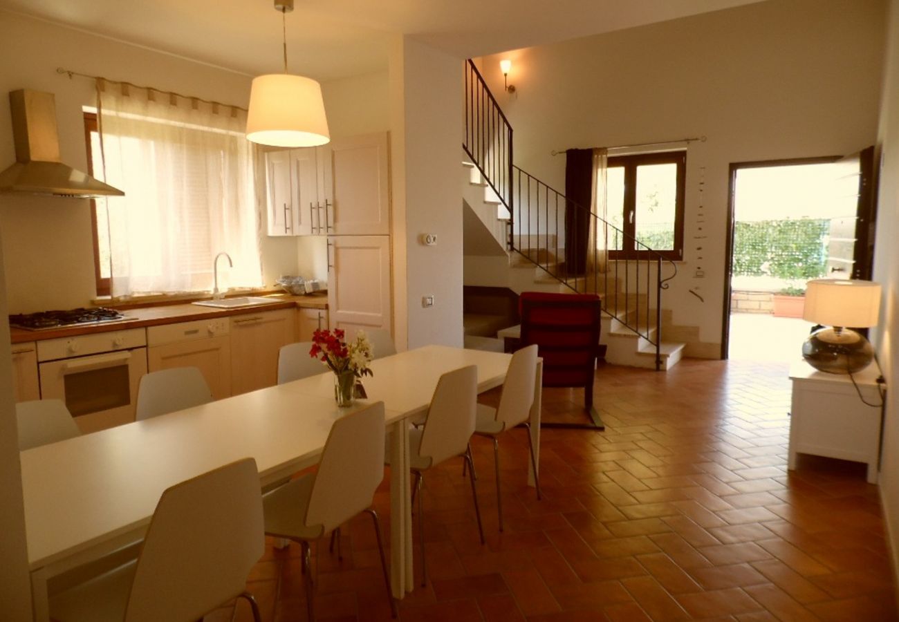 House in Bolsena - Holiday home Maris - just 300 m from the beach and with Whirlpool