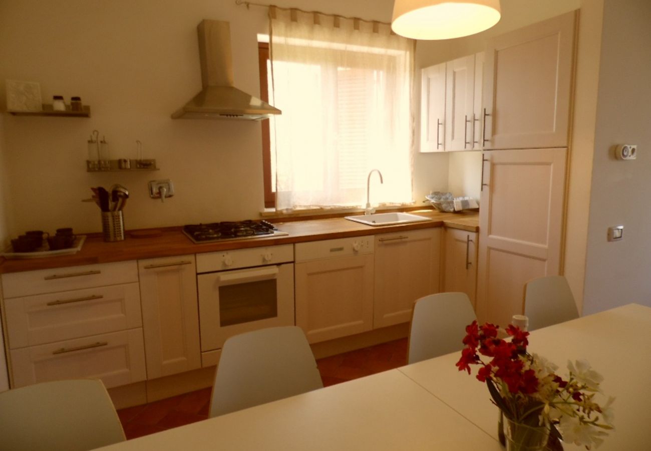 House in Bolsena - Holiday home Maris - just 300 m from the beach and with Whirlpool