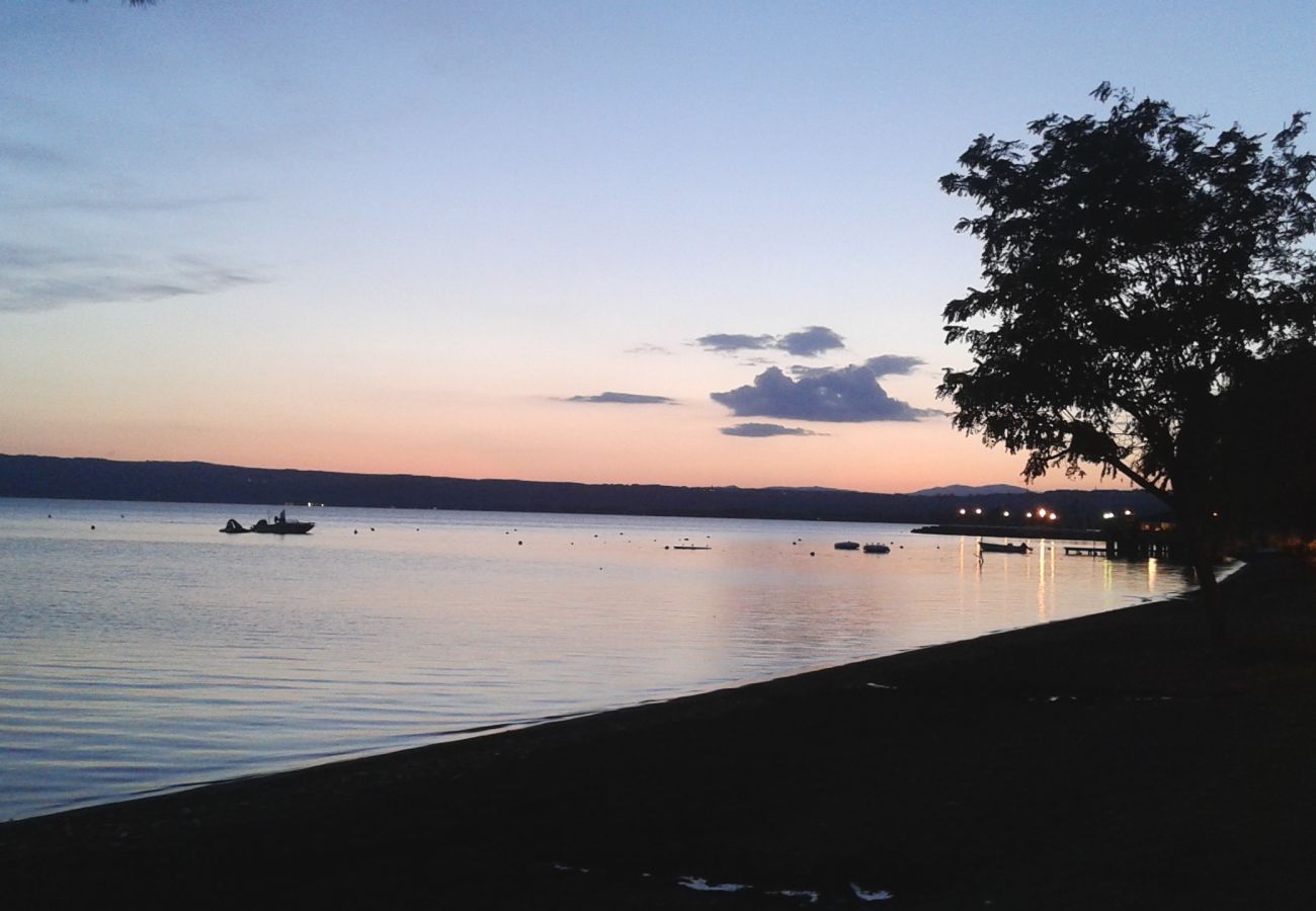 House in Bolsena - Holiday home Maris - just 300 m from the beach and with Whirlpool