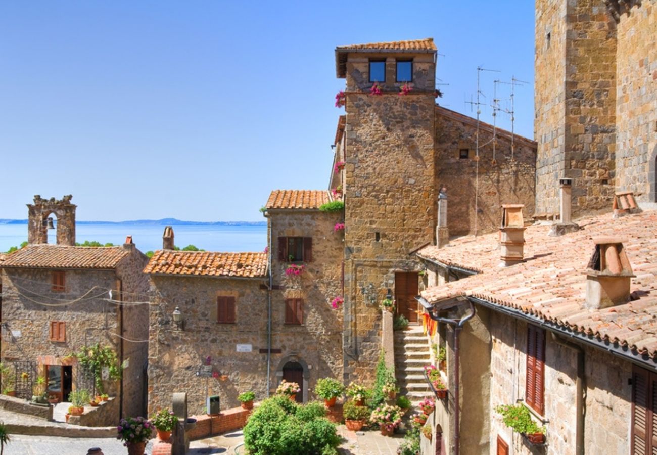 House in Bolsena - Olivella - House with view on the lake and Pool 