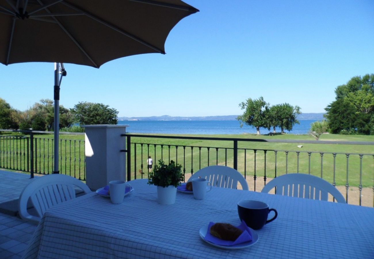 Apartment in Bolsena - Thesan - Apartment directly on the lake