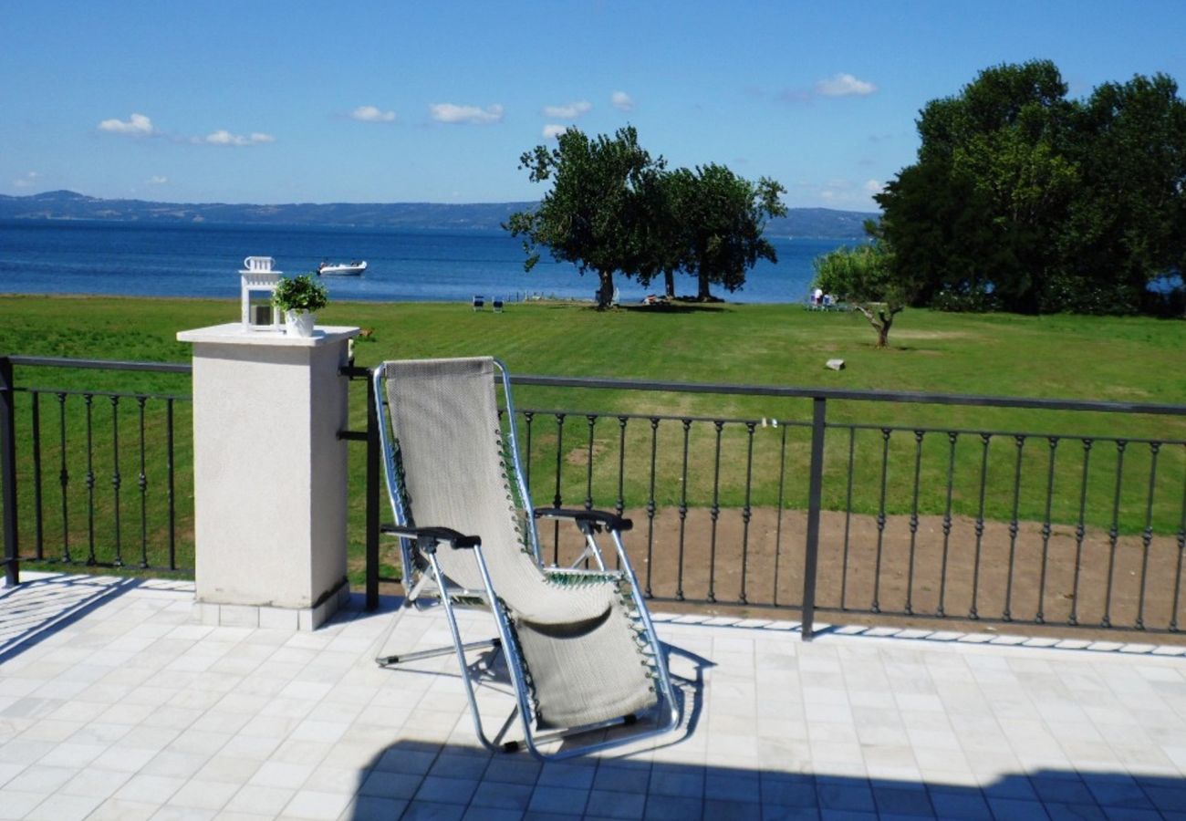 Apartment in Bolsena - Thesan - Apartment directly on the lake