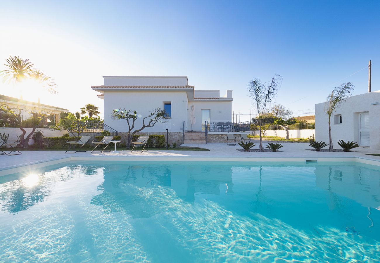 Villa in Marsala - Villa with pool by the sea, Marsala, Sicily