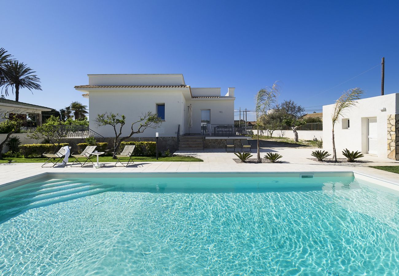 Villa in Marsala - Villa with pool by the sea, Marsala, Sicily