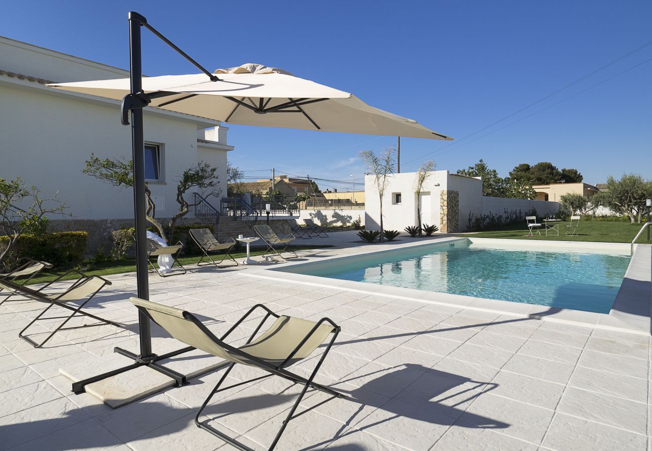 Villa in Marsala - Villa with pool by the sea, Marsala, Sicily