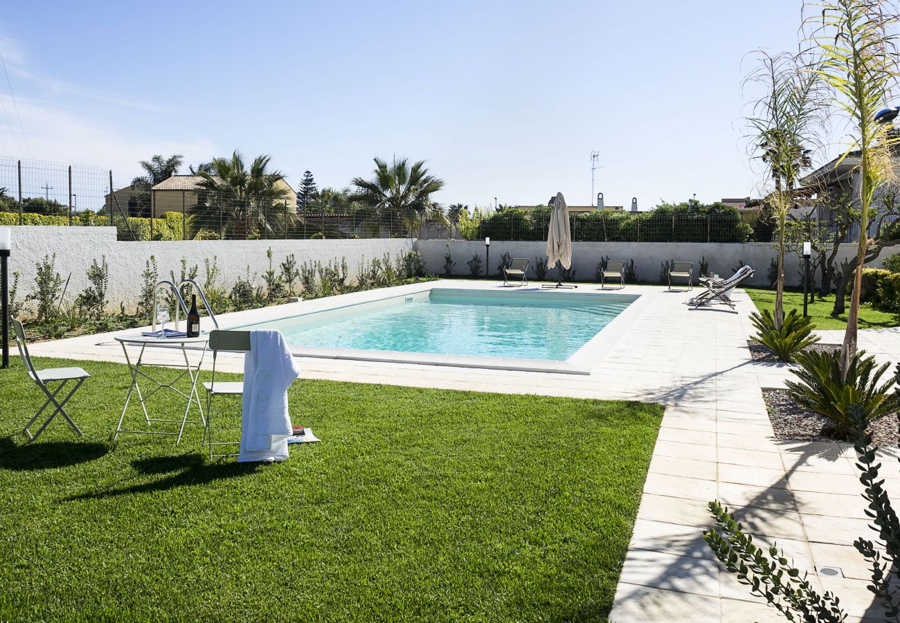 Villa in Marsala - Villa with pool by the sea, Marsala, Sicily