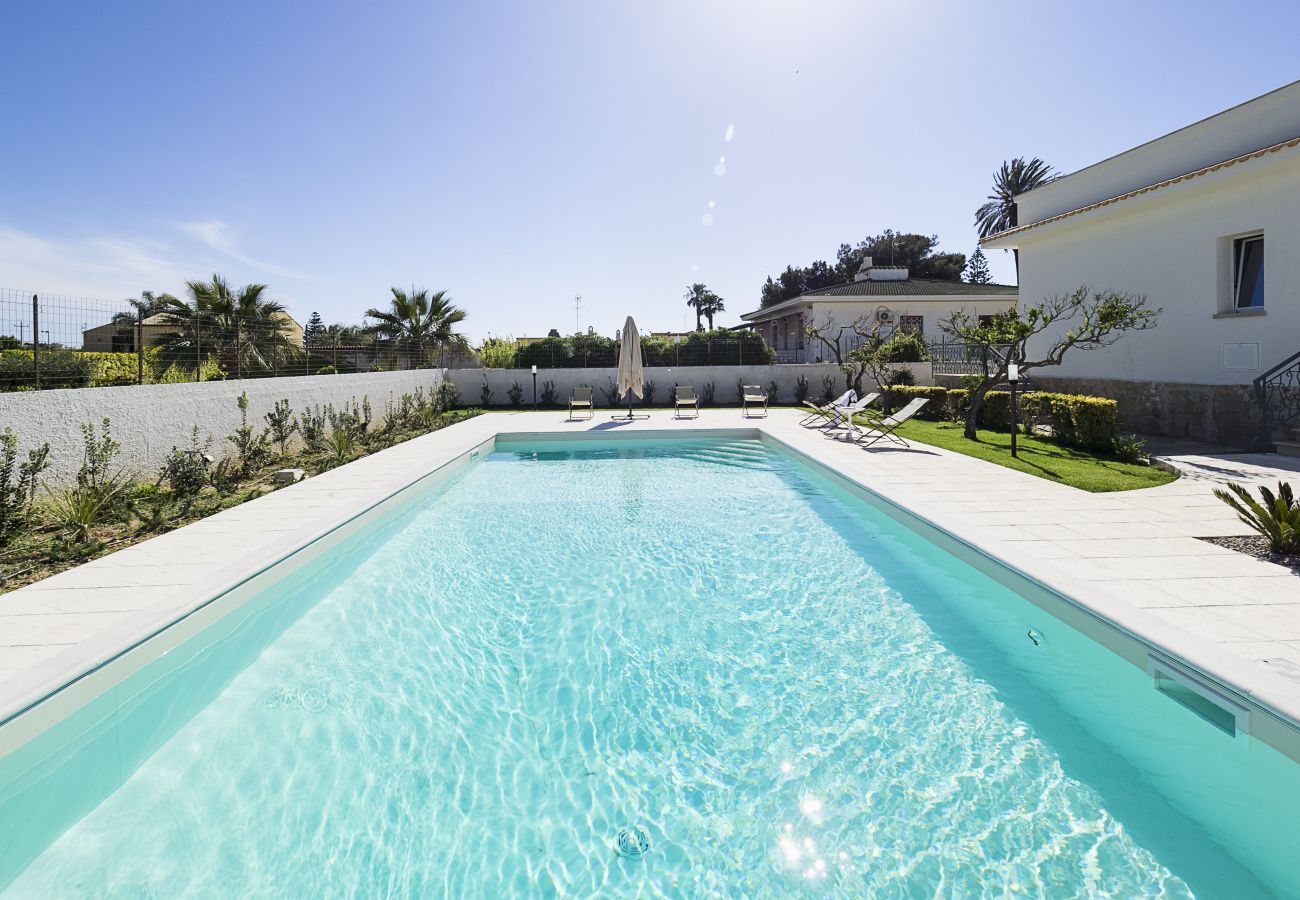 Villa in Marsala - Villa with pool by the sea, Marsala, Sicily