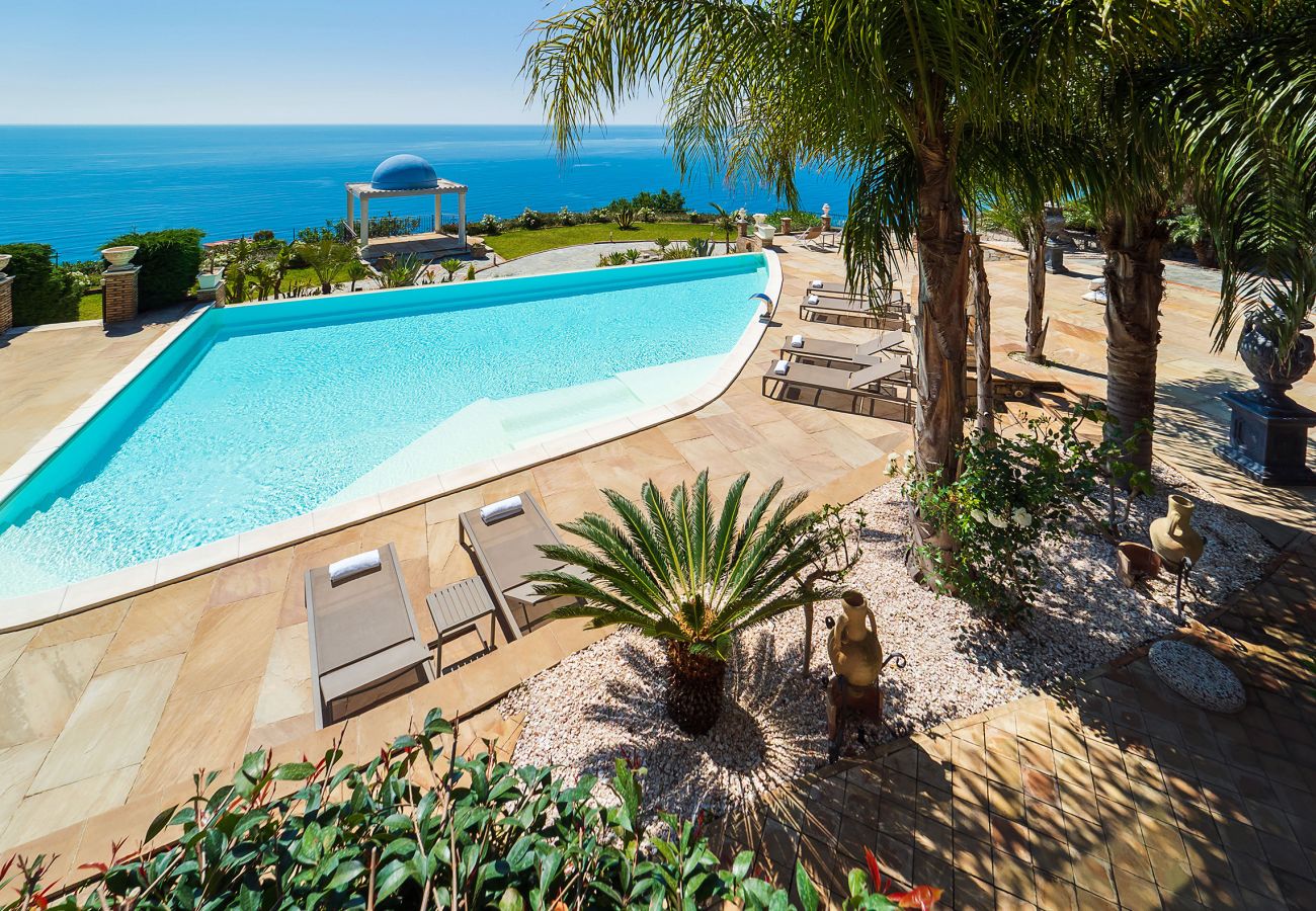 Villa in Letojanni - Premium villa with pool in Taormina, Sicily - 8 pax