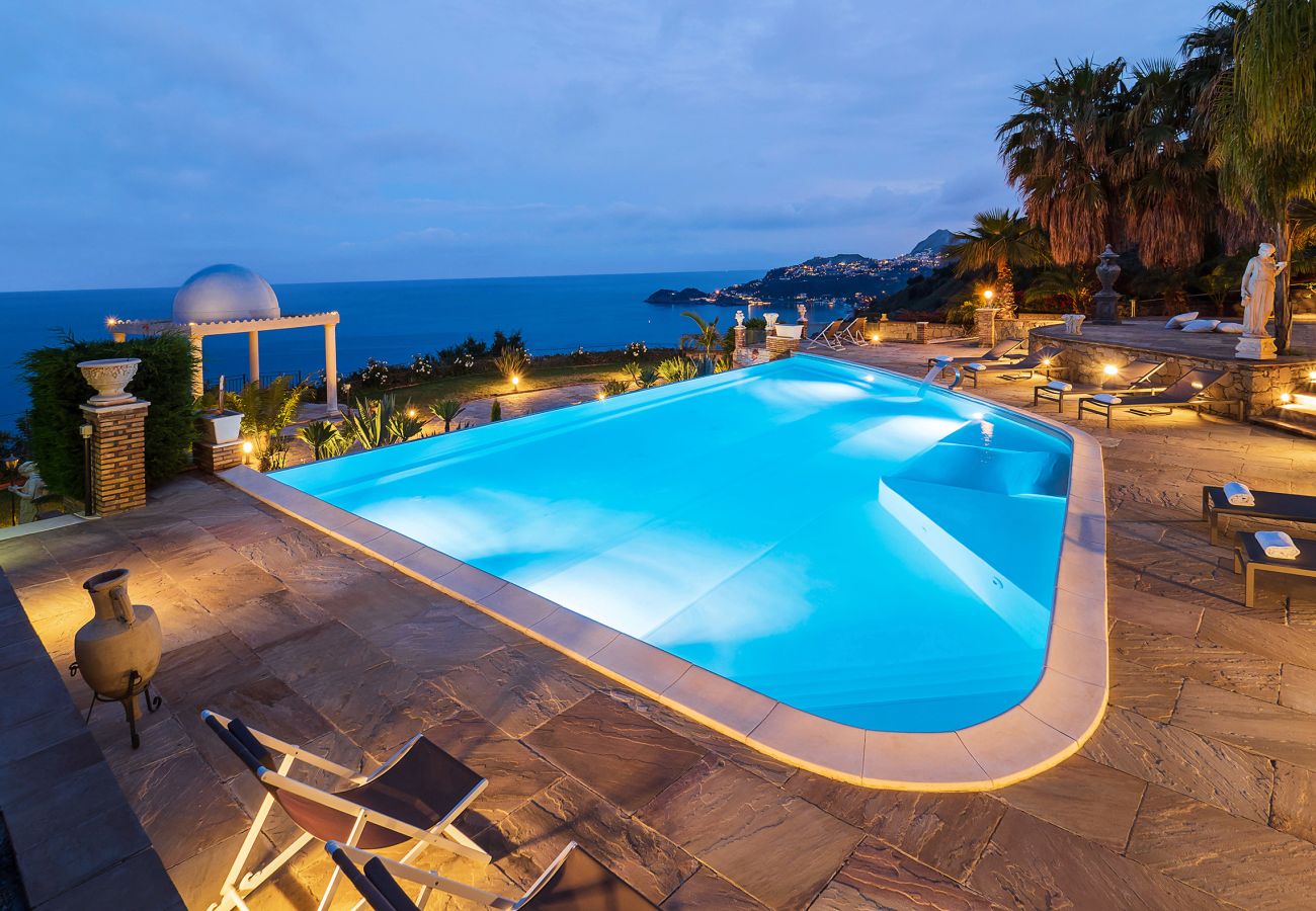 Villa in Letojanni - Premium villa with pool in Taormina, Sicily - 8 pax