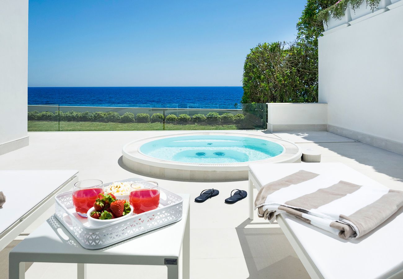 Villa in Syracuse - Design sea front villa with mini pool  in Fontane Bianche, Sicily