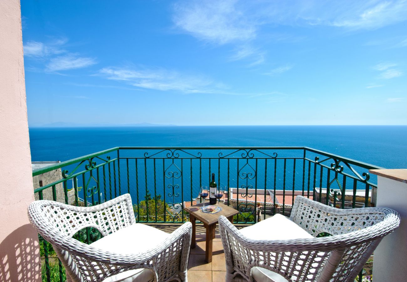 House in Praiano - Casale Fralisa - Marvelous terrace and hot tub with sea view