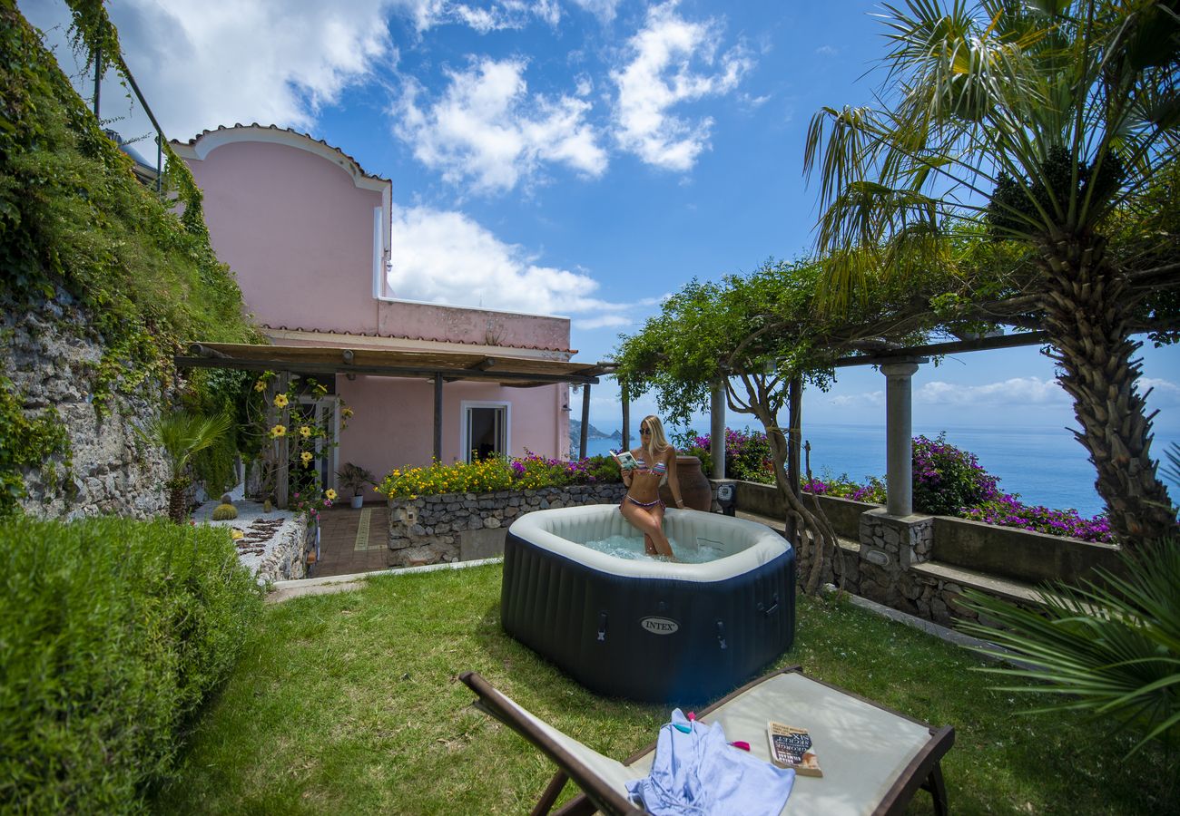 House in Praiano - Casale Fralisa - Marvelous terrace and hot tub with sea view