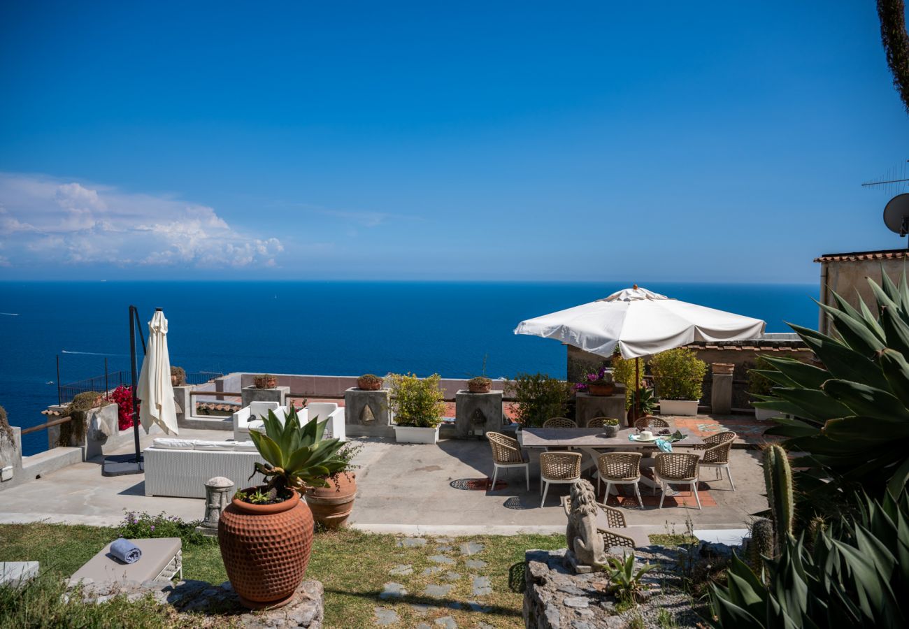 Villa in Praiano - Villa Panorama - Pool overlooking the sea and Sauna