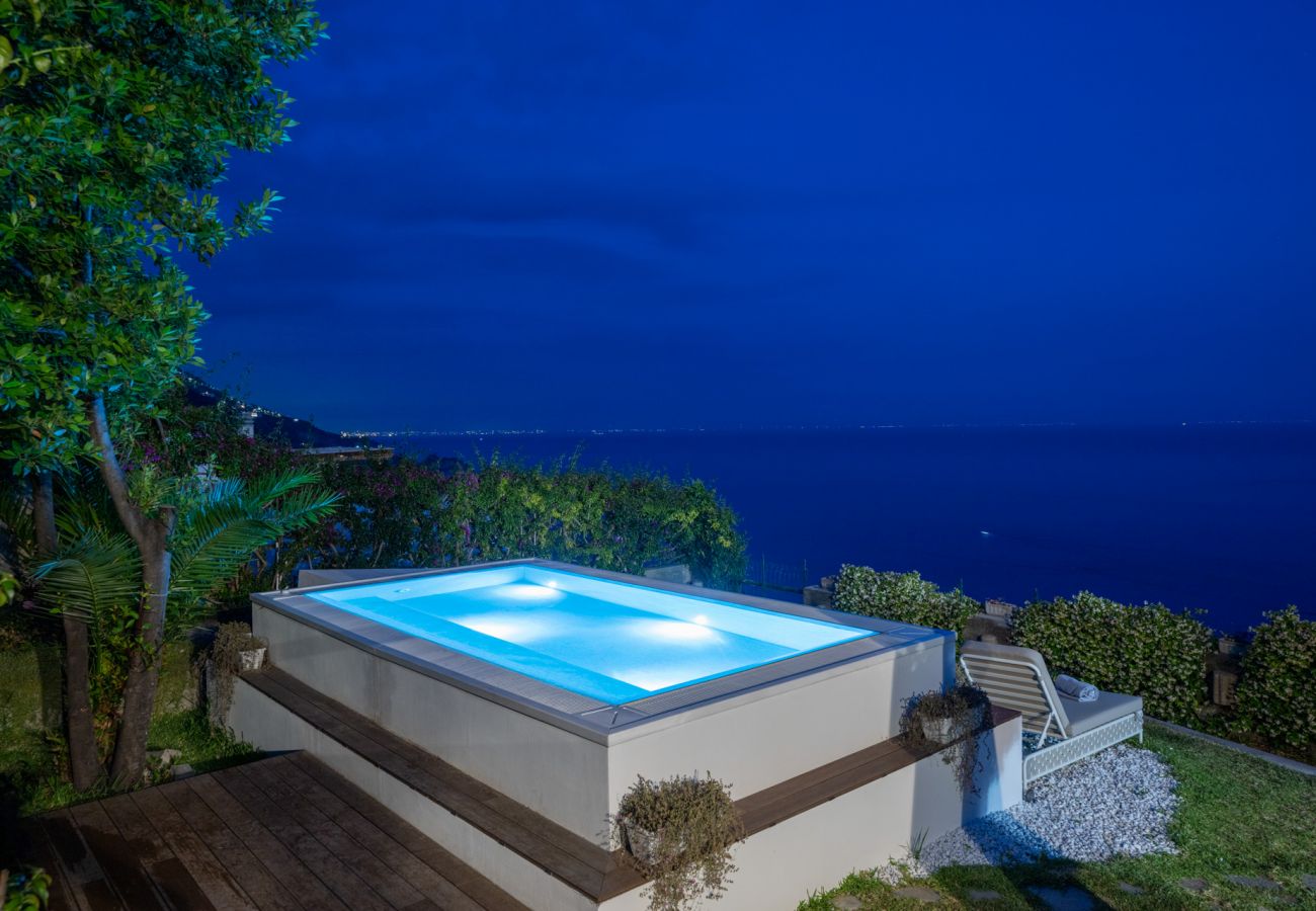 Villa in Praiano - Villa Panorama - Pool overlooking the sea and Sauna