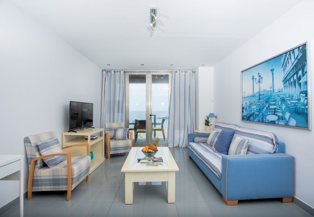 House in Las Palmas de Gran Canaria - Great balcony over blue sea By CanariasGetaway 