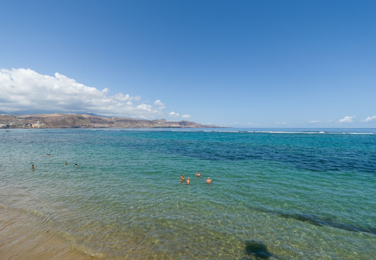 House in Las Palmas de Gran Canaria - Great balcony over blue sea By CanariasGetaway 