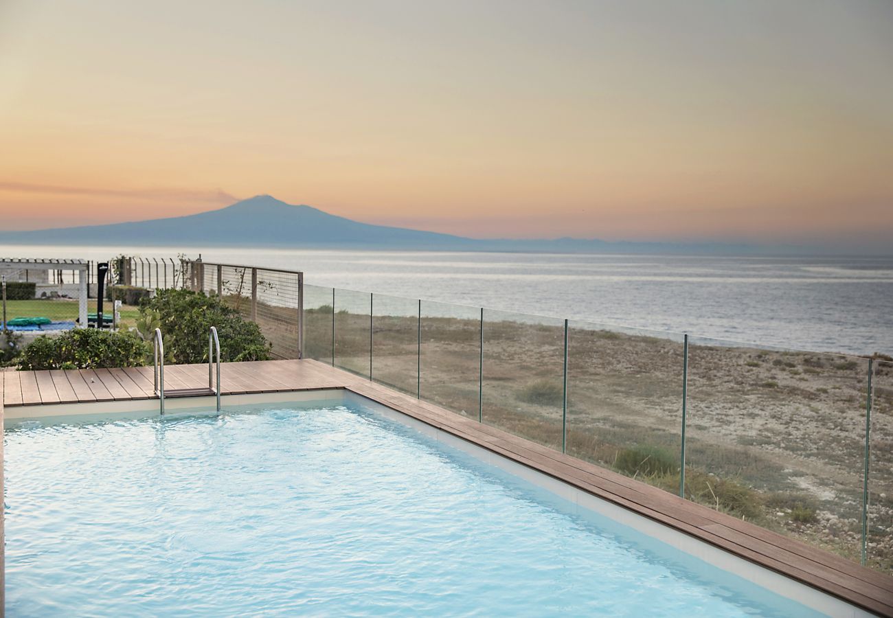 Villa in Augusta - Seafront villa with pool in the Noto Valley, Sicily South-East - 8 pax