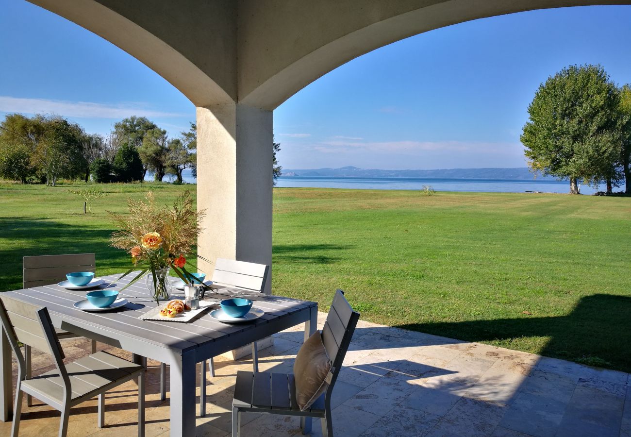 patio with lake view in Bolsena