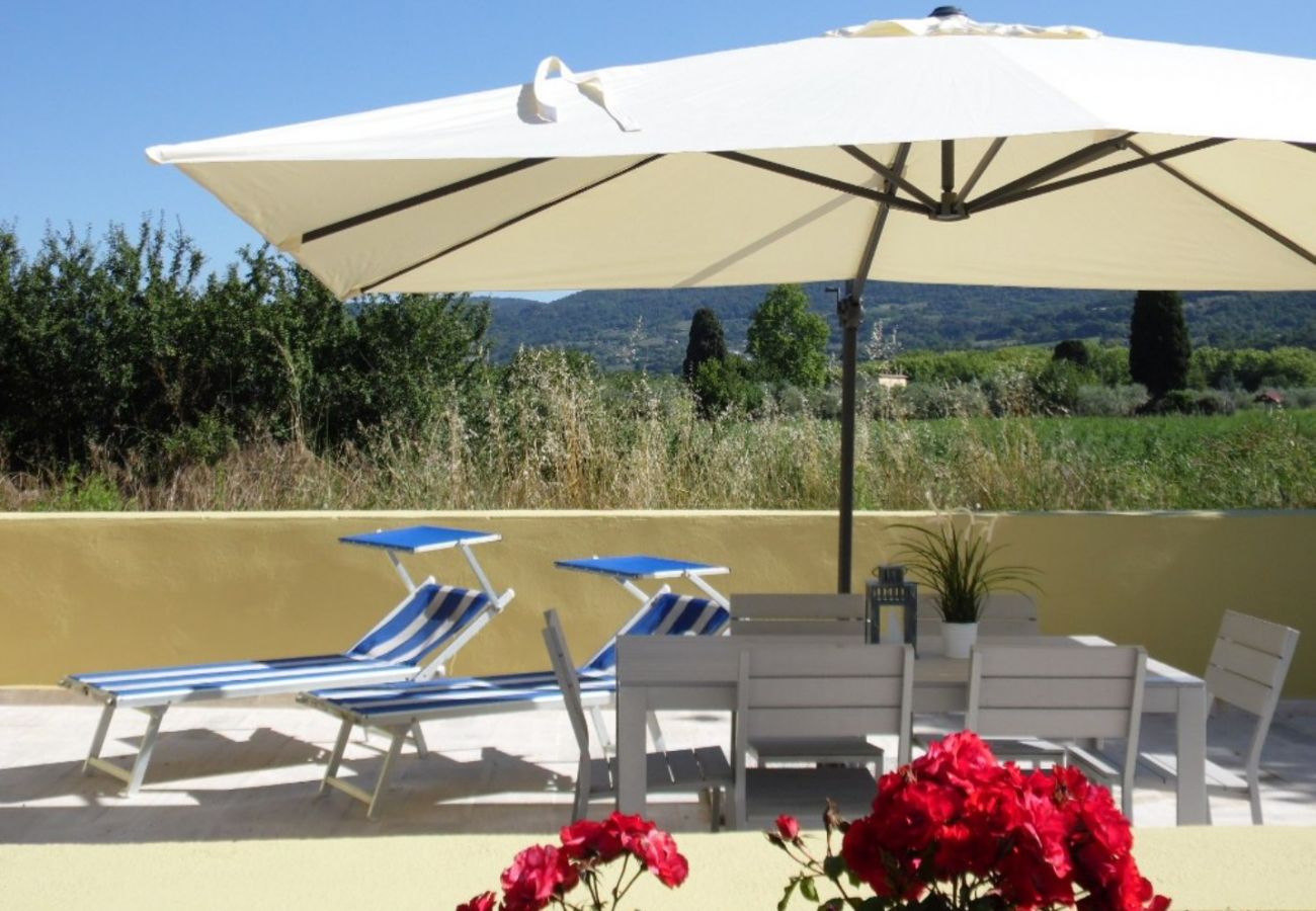 terrace in the holiday home Tinia in Bolsena