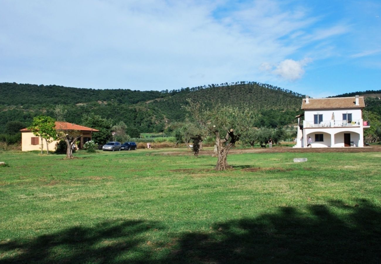 beautiful holiday home directly on Lake Bolsena