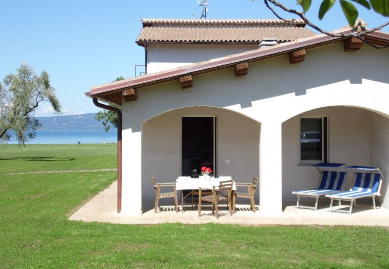 holiday apartment Losna directly on Lake Bolsena