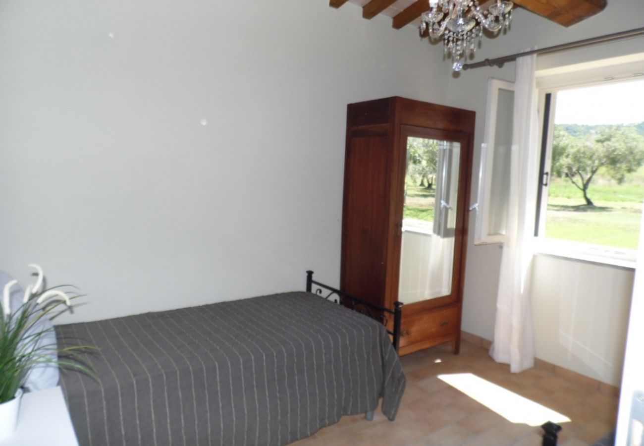 bedrooms with twin beds in Bolsena