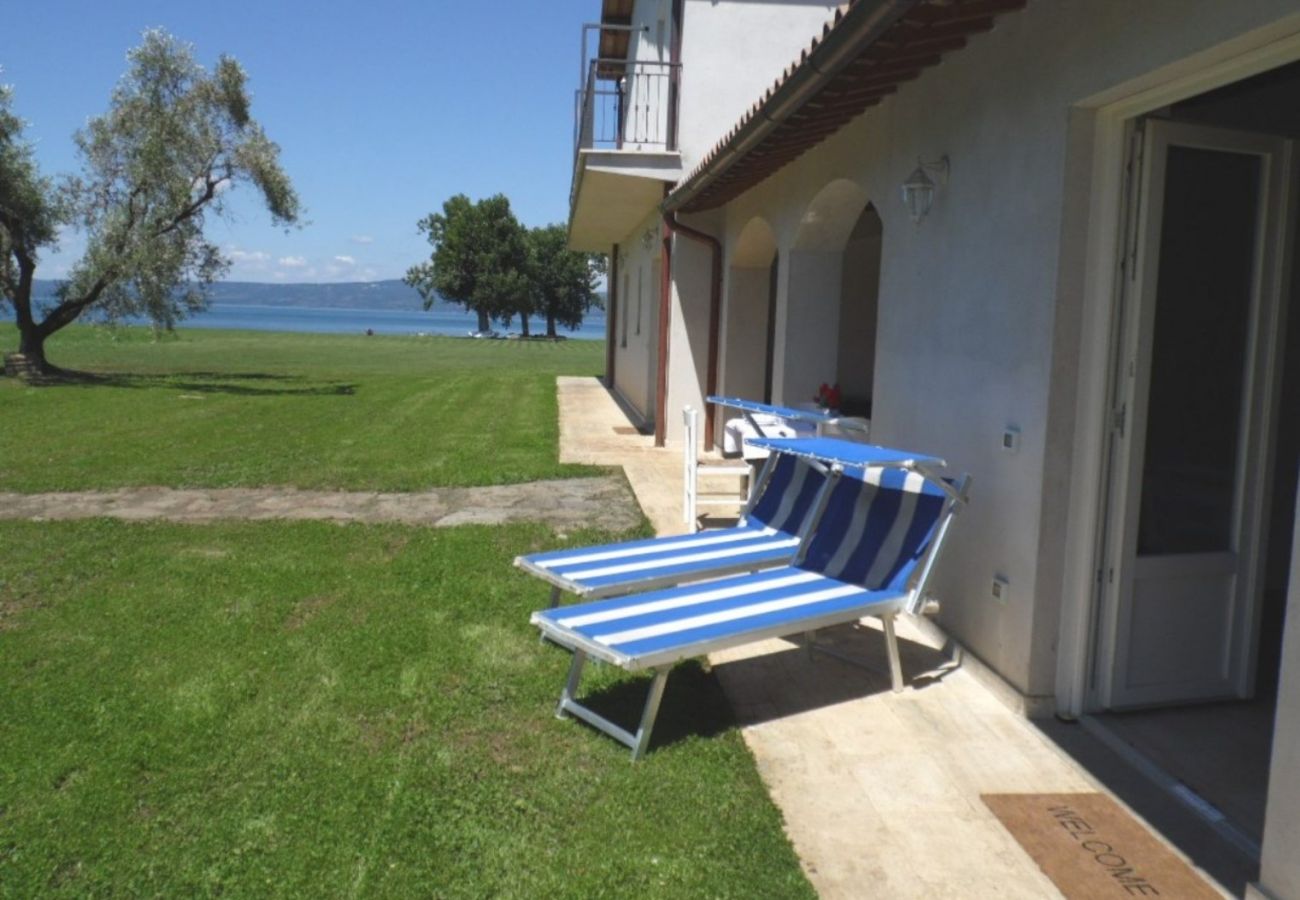 holiday apartment directly on Lake Bolsena in Central Italy 