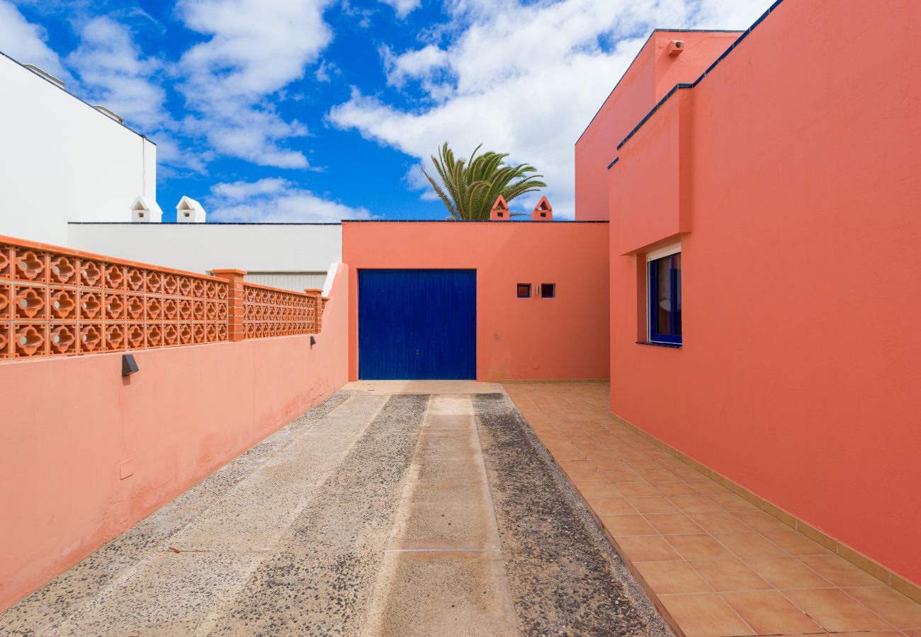 Villa in Corralejo - Long Beach with pool By CanariasGetaway 