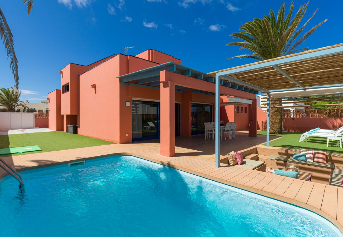 Villa in Corralejo - Long Beach with pool By CanariasGetaway 