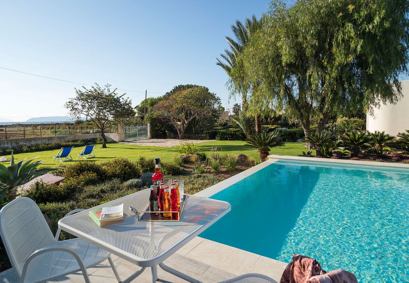 Villa in Paceco - Villa with pool, 450 metres from sea, near Trapani, Sicily - 14 pax