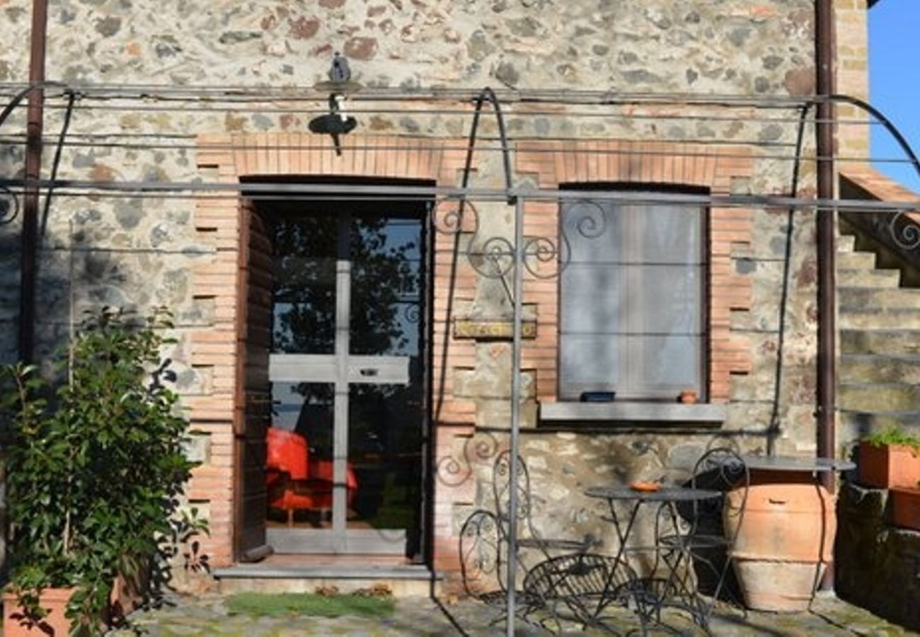 Apartment in Bolsena - Birichino - A Dream for 2 with Slatwaterpool!