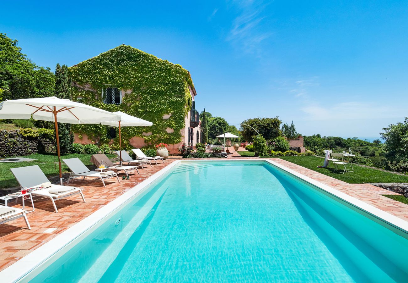 Villa in Trecastagni - Chic Villa with enchanting atmospheres