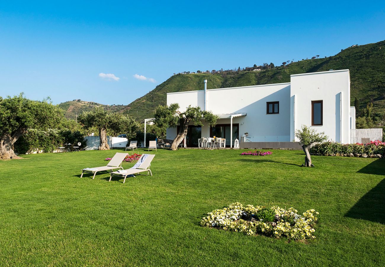 Villa in Cefalù - Seafront villa with terrace, Cefalù, Sicily