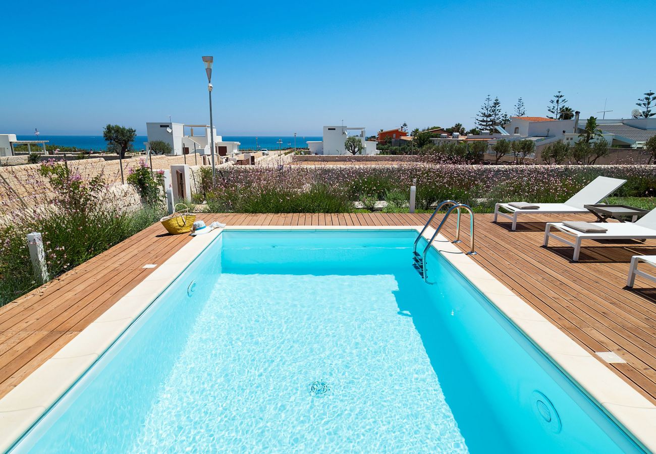 Villa in Noto - Seafront villa with pool near Syracuse, Sicily - Palma - 8 pax