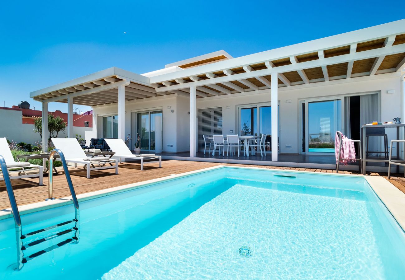 Villa in Noto - Seafront villa with pool near Syracuse, Sicily - Palma - 8 pax