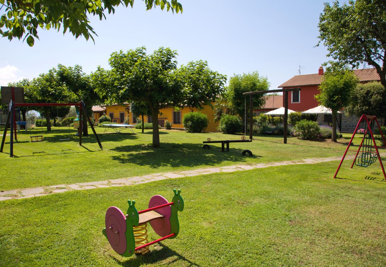 garden of the holiday apartment Arditella by Lake Bolsena