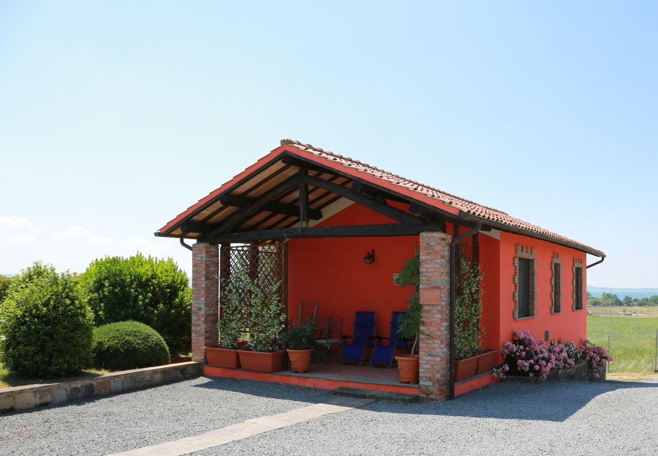 House in Bolsena - Casa Fenile - Holiday house with view on the Pool and beach